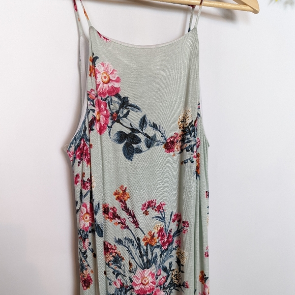 FINAL SALE 🆕🌿FLORAL MAXI DRESS🌿 - Picture 4 of 6